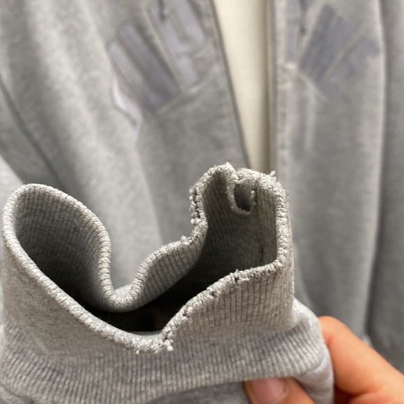 Supreme Arc Logo Thermal Zip Up Sweatshirt
Ash Grey - Picture 8 of 9